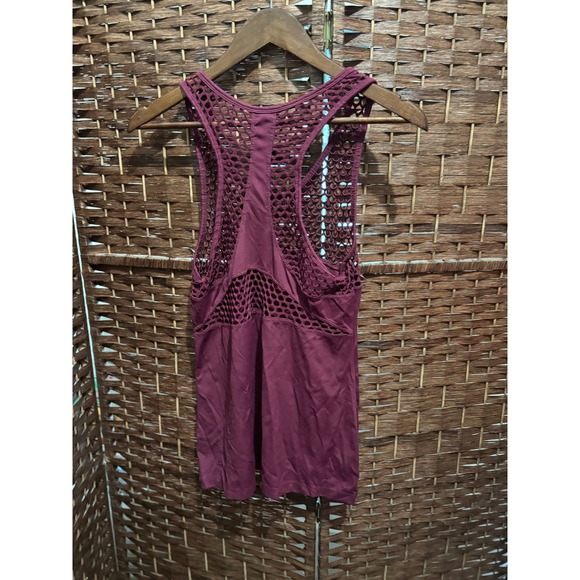 Athleta Tank Top Racerback Maroon Sleeveless Workout Activewear Top - Picture 5 of 7